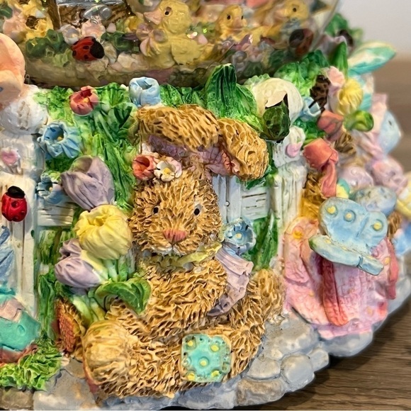 Easter/Spring Musical Water Globe Easter Bunny Water Globe - Picture 10 of 17